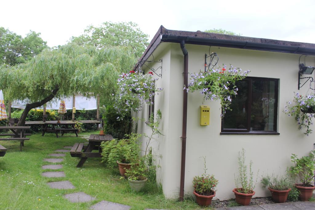 The Swan At Stoford Hotel Stapleford  Exterior photo